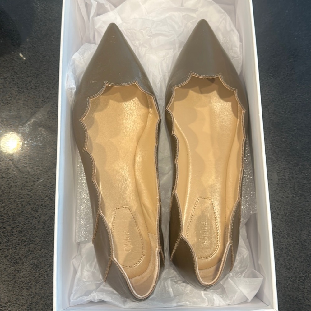 Authentic Chloe scalloped flats - used once